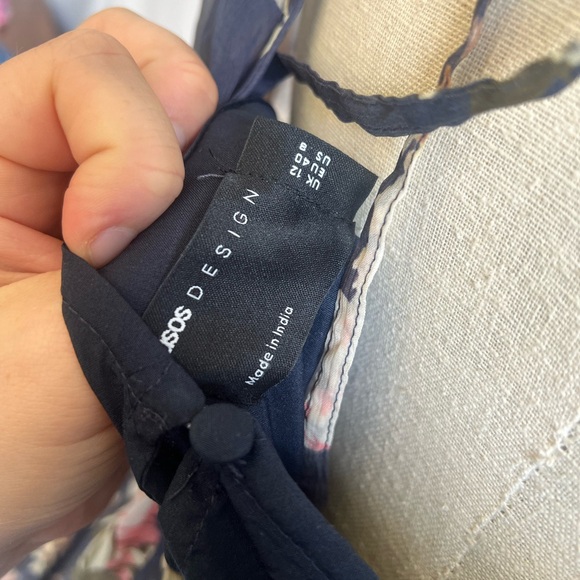 ASOS DESIGN pleated tiered midi dress in navy floral print with lace trim - Picture 9 of 9